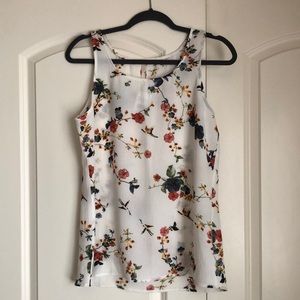 BNWT Loveappella floral tank top 💐